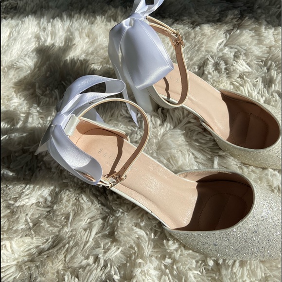 White Rock Glitter Block Heel w/ Back Satin Bow Wedding Shoe Size 6.5 - Picture 2 of 16